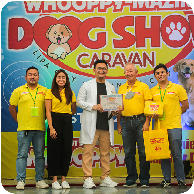 whooppy-dog-caravan2